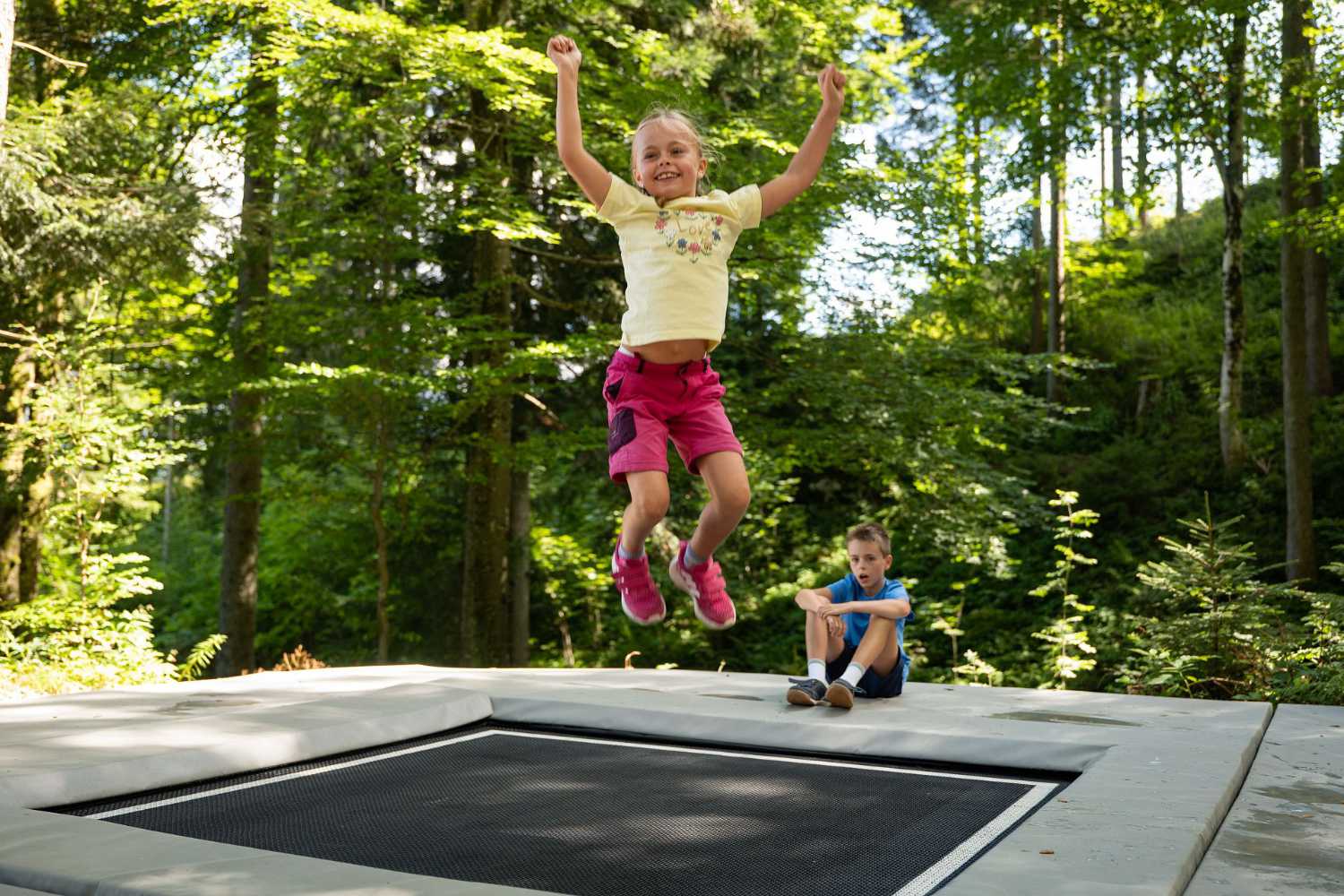 Trampolinbereich im Freizeitpark am Zahmen Kaiser im Kaiserwinkl in Tirol