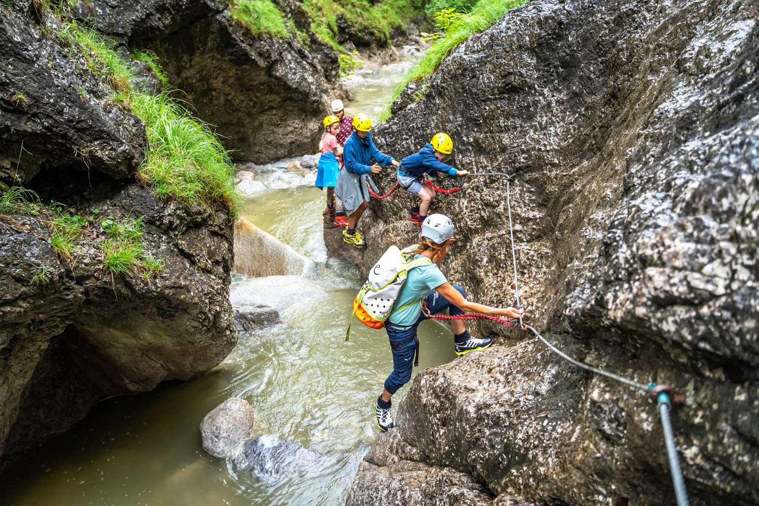 Klamm und Canyoning im Kaiserwinkl in Tirol als Sommerabenteuer